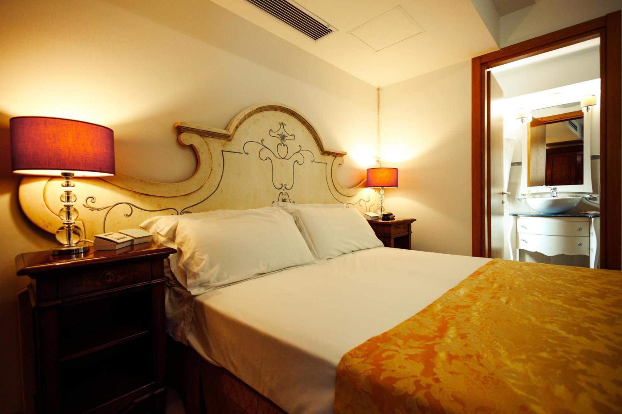 Vico Regio Hotel Casarano Exterior photo