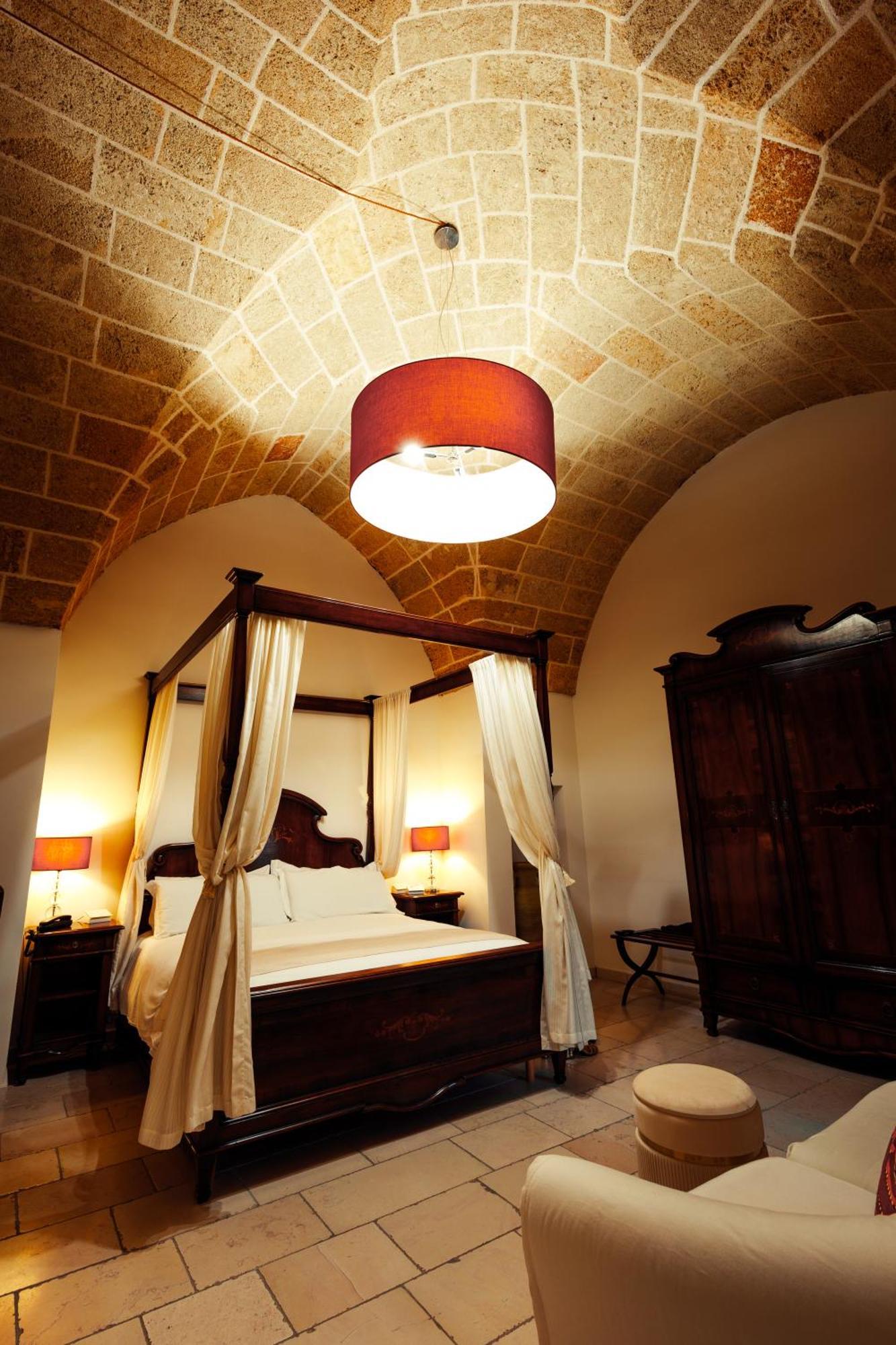 Vico Regio Hotel Casarano Exterior photo