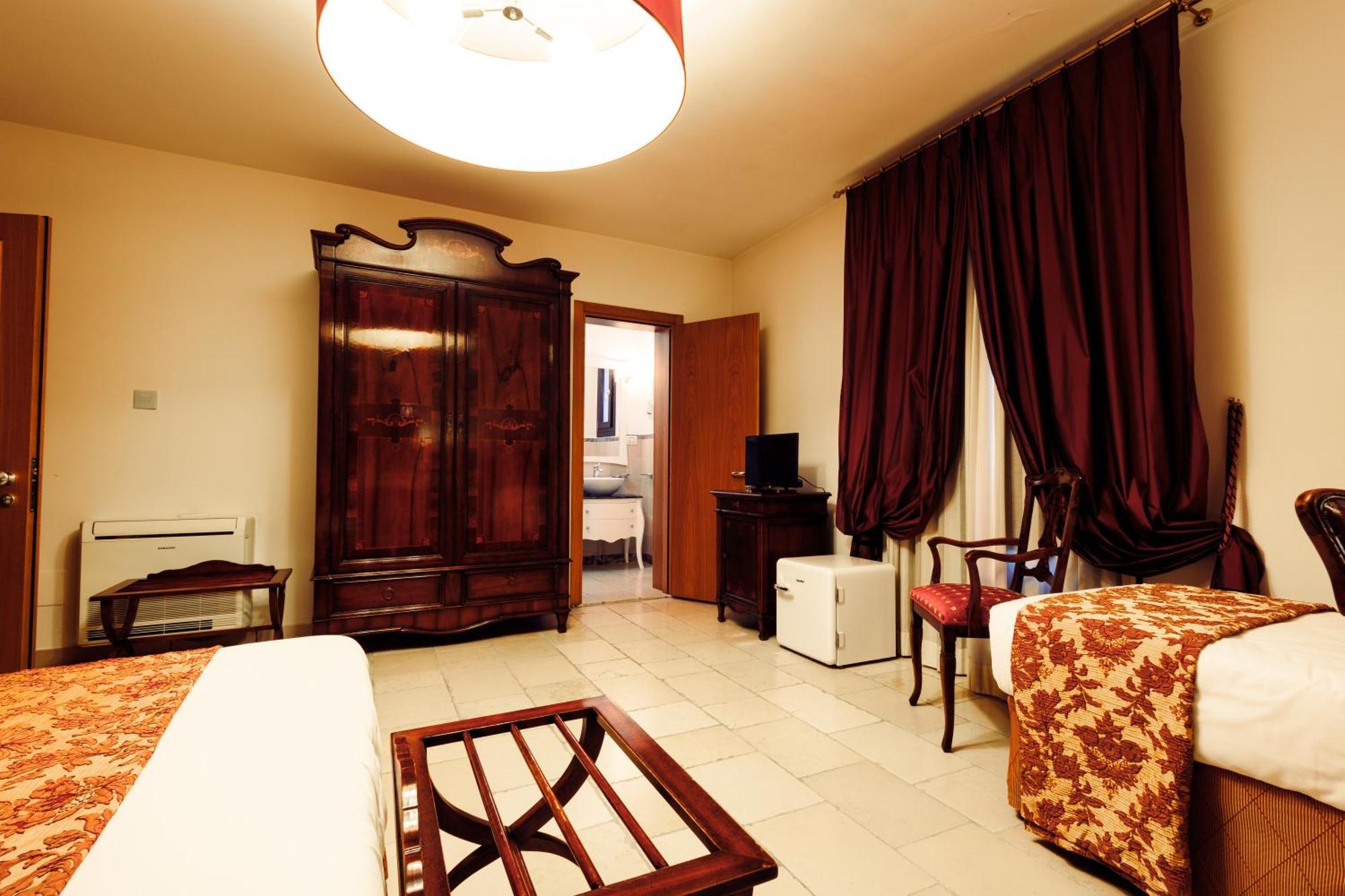 Vico Regio Hotel Casarano Exterior photo
